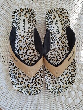 Aerosoft Comfort Leopard Thong Sandal Size 8